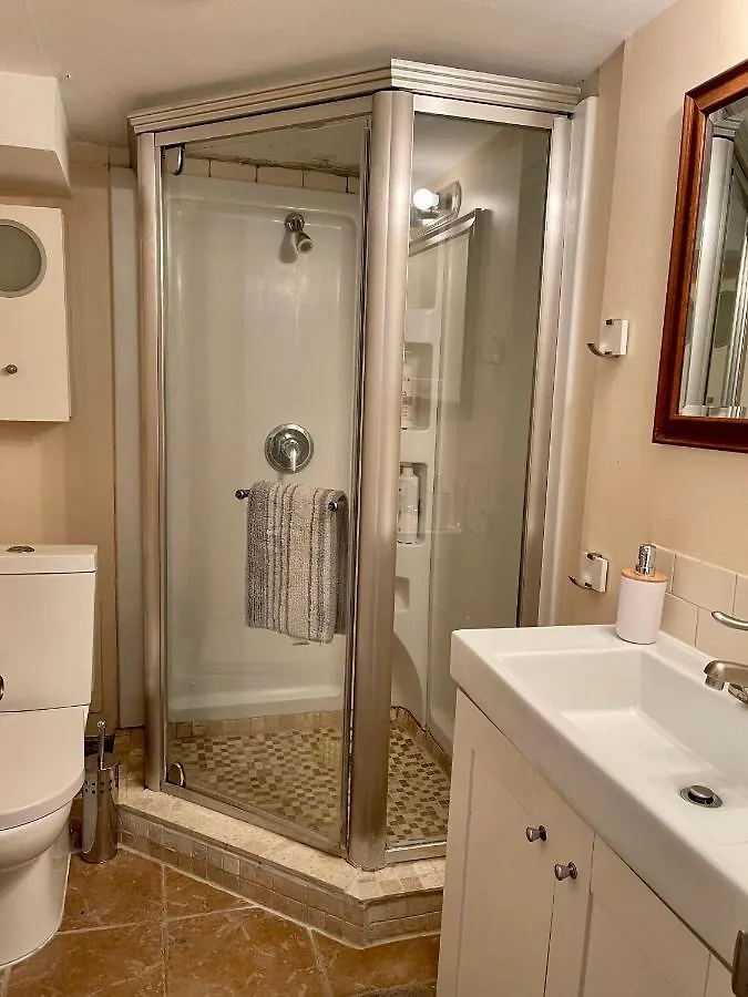 Homestay The Westview Apartment Toronto